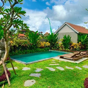 4* Aldeamento Turístico Pondok Naya